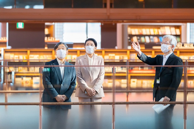 石川県立図書館