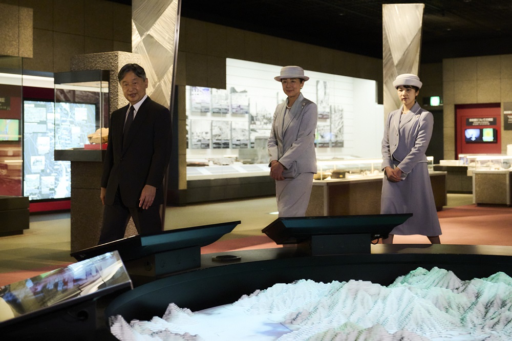 写真：長崎原爆資料館　ご視察