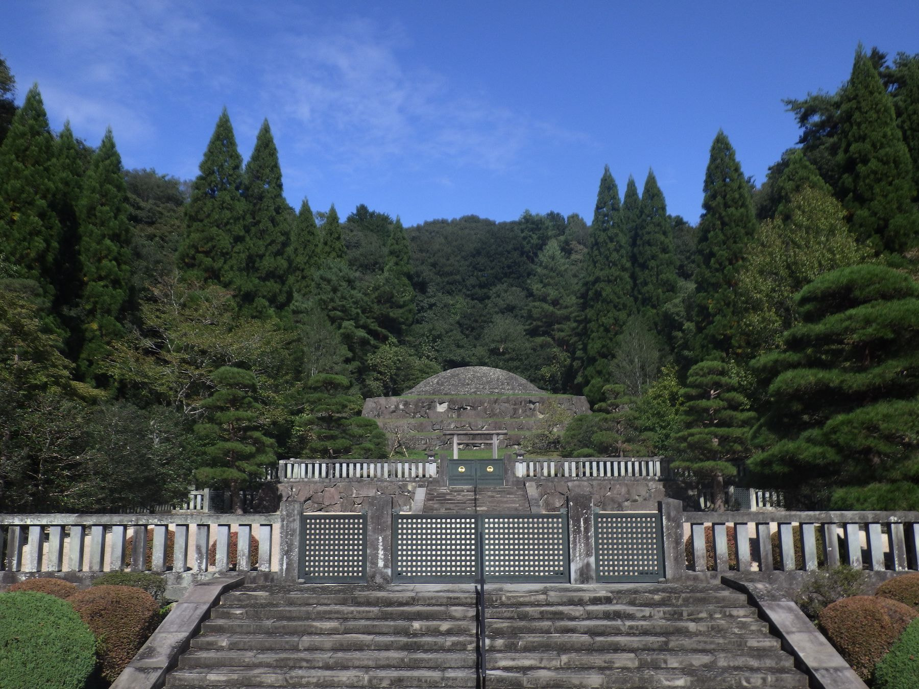 昭和天皇武蔵野陵