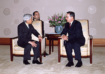 ご会見のお写真