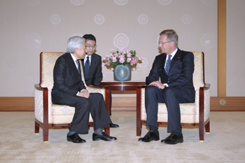 ご会見のお写真