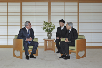 ご会見のお写真