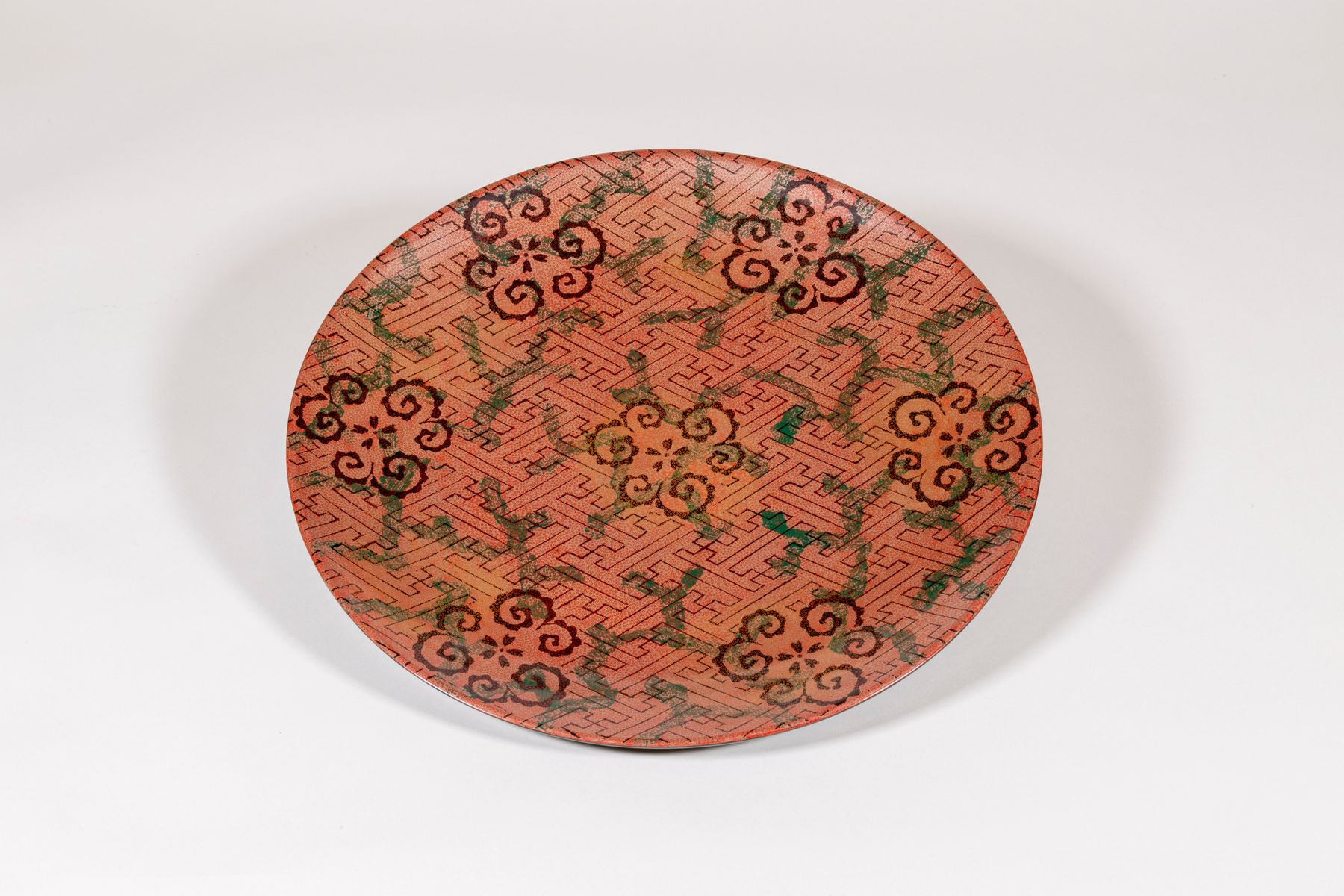 津軽塗飾り皿（つがるぬりかざりざら）