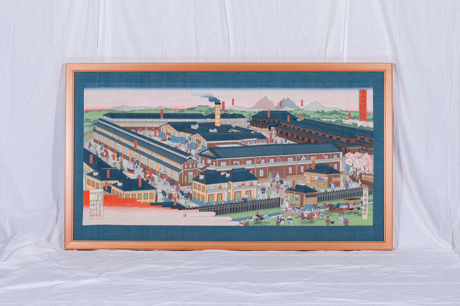 正絹桐生織　（絵画織）（しょうけんきりゅうおり　かいがおり）　額　「富岡製糸場錦絵」（がく　とみおかせいしじょうにしきえ）