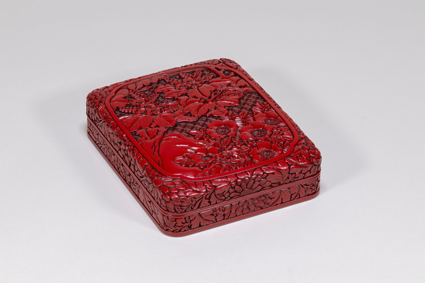 堆朱　硯箱（ついしゅ　すずりばこ）