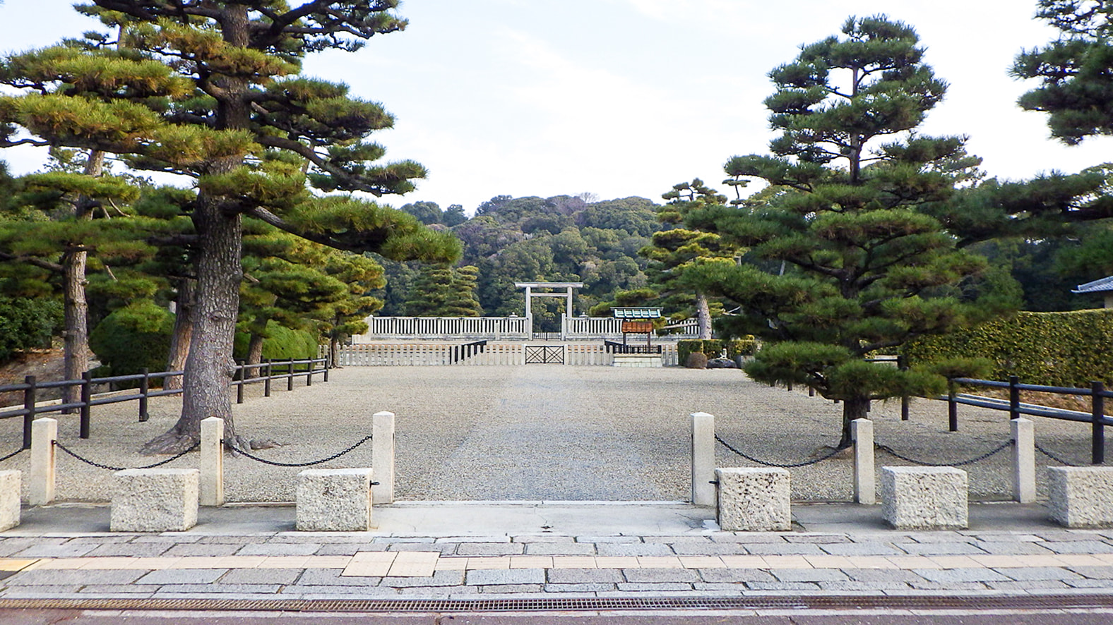 仁德天皇　百舌鳥耳原中陵