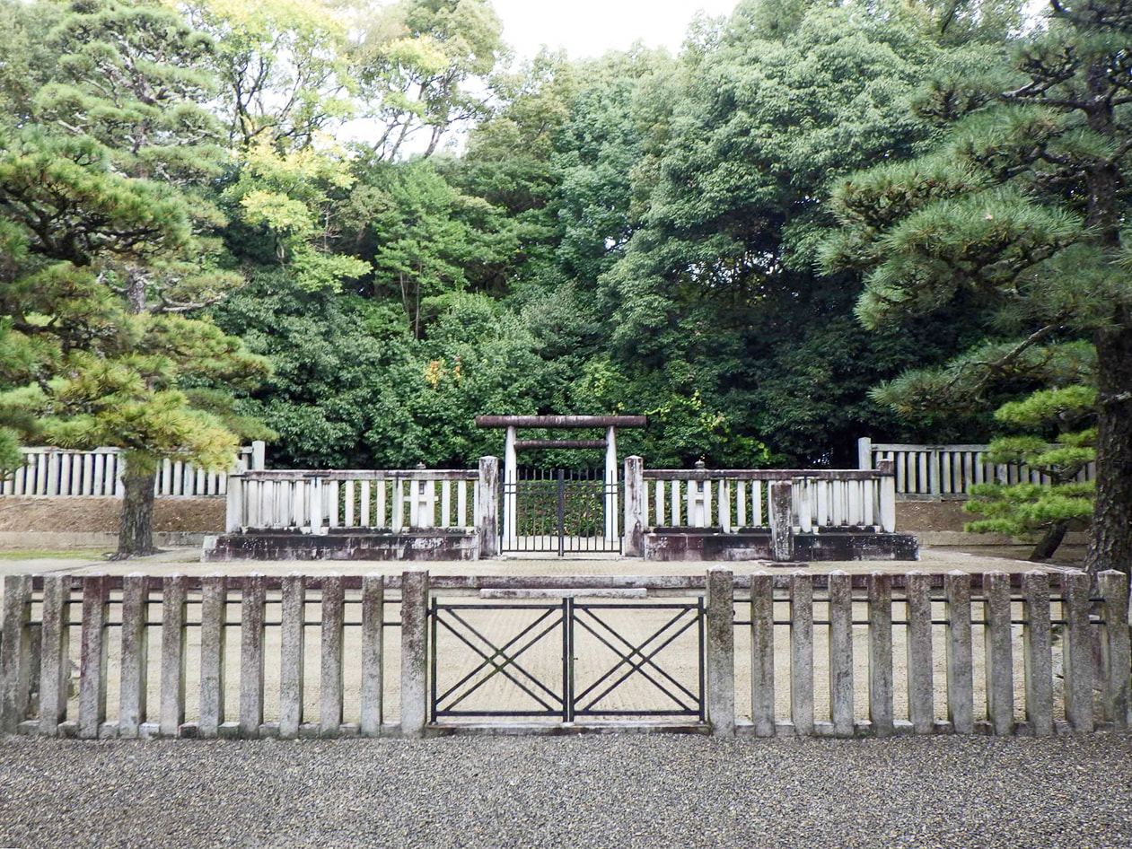 綏靖天皇　桃花鳥田丘上陵