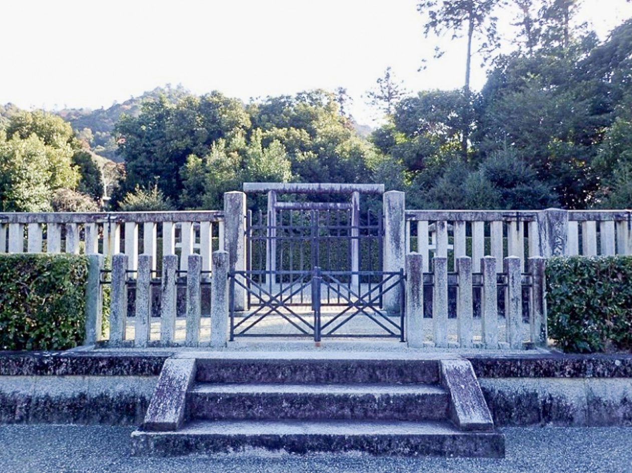 冷泉天皇　櫻本陵