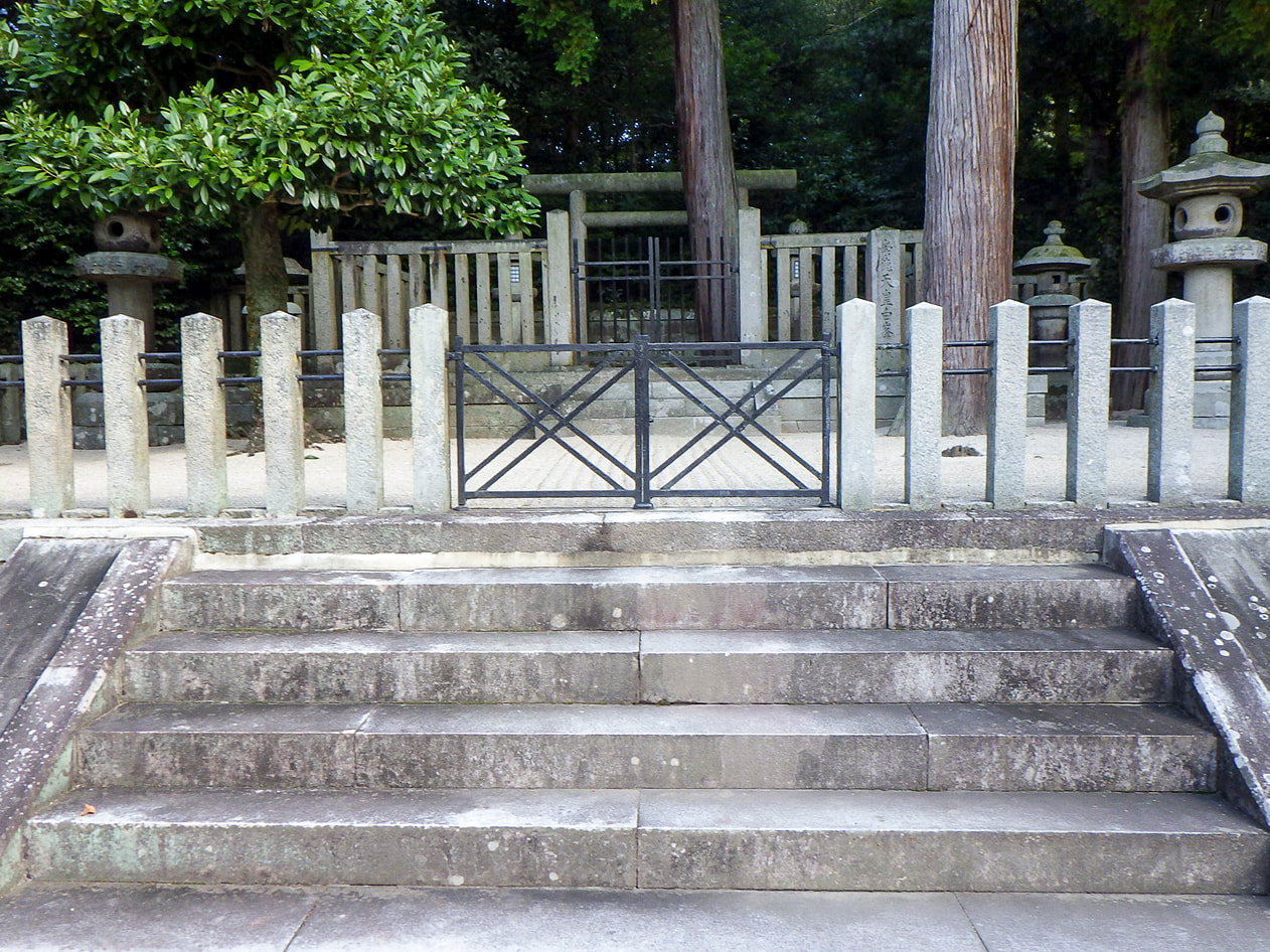 崇德天皇　白峯陵