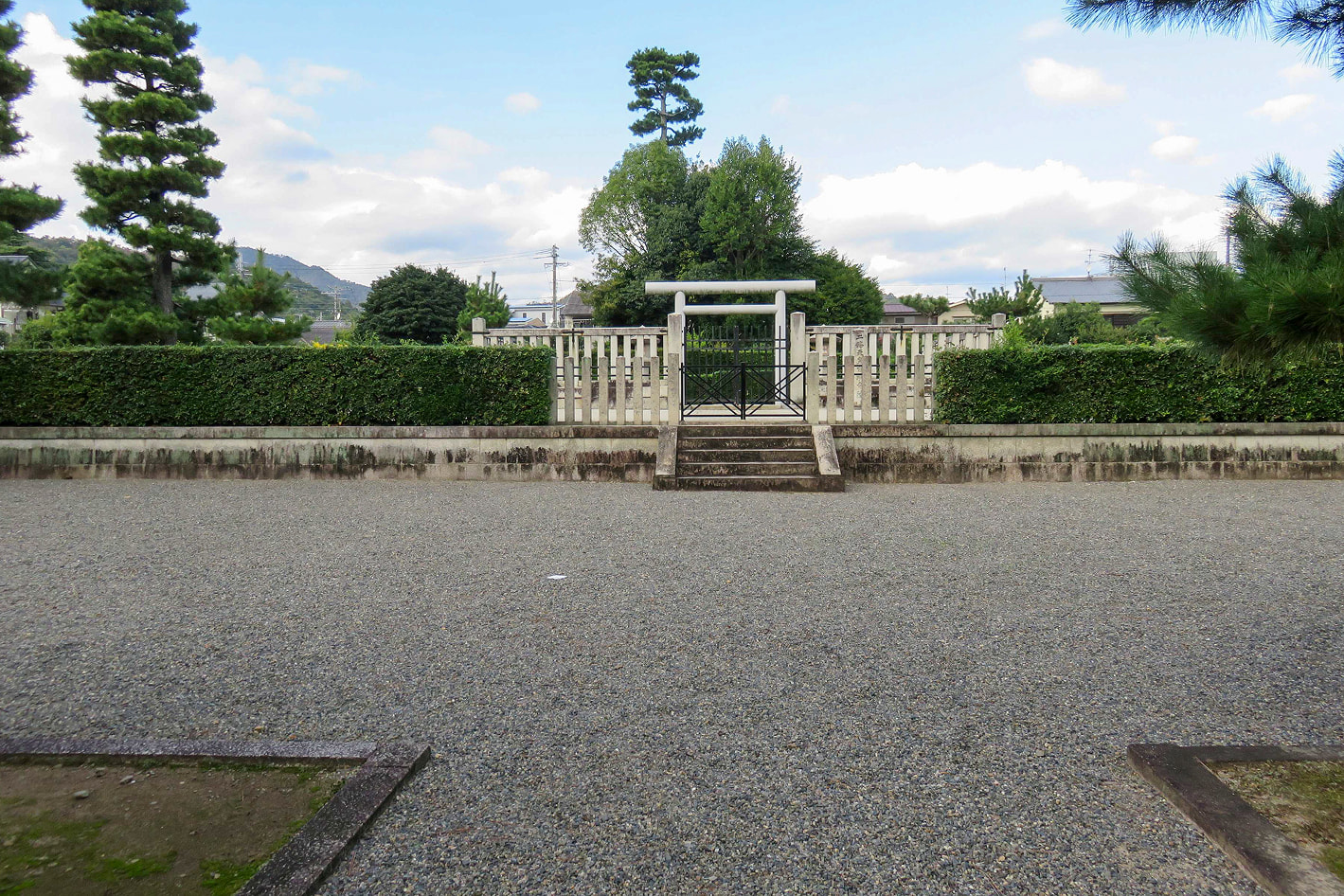 二條天皇　香隆寺陵