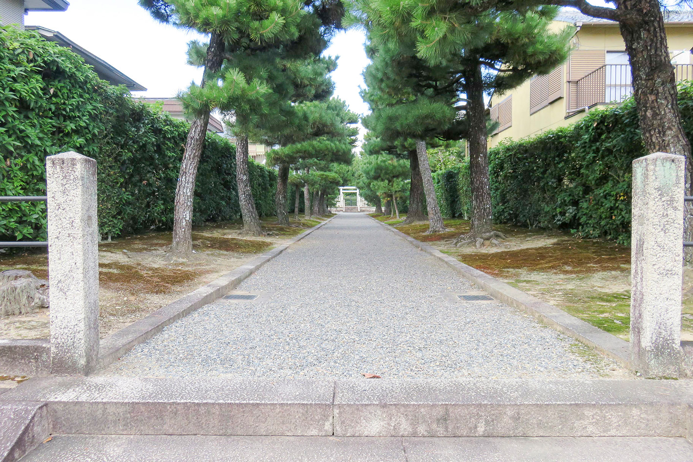 二條天皇　香隆寺陵