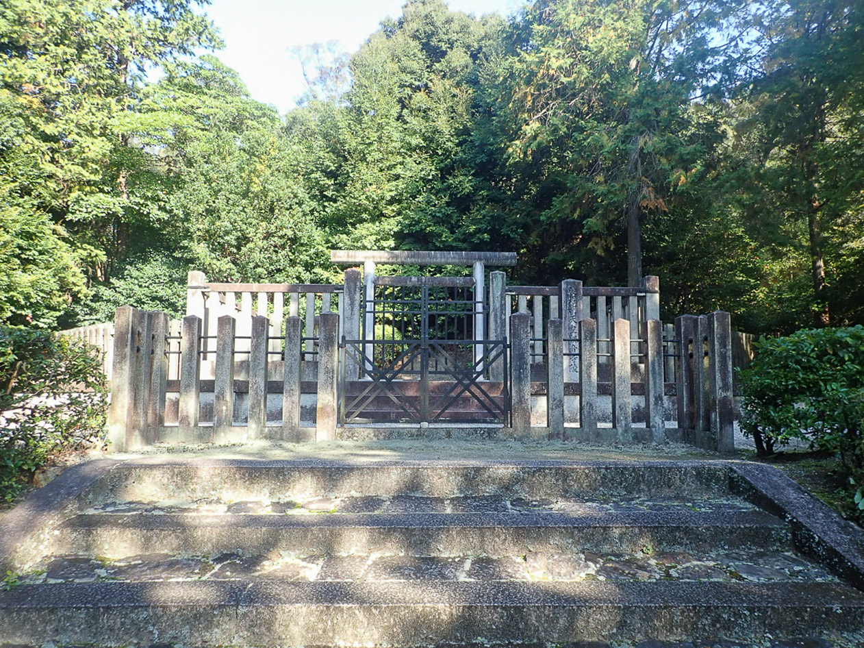 後堀河天皇　觀音寺陵