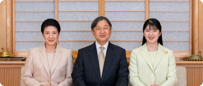 写真：天皇ご一家