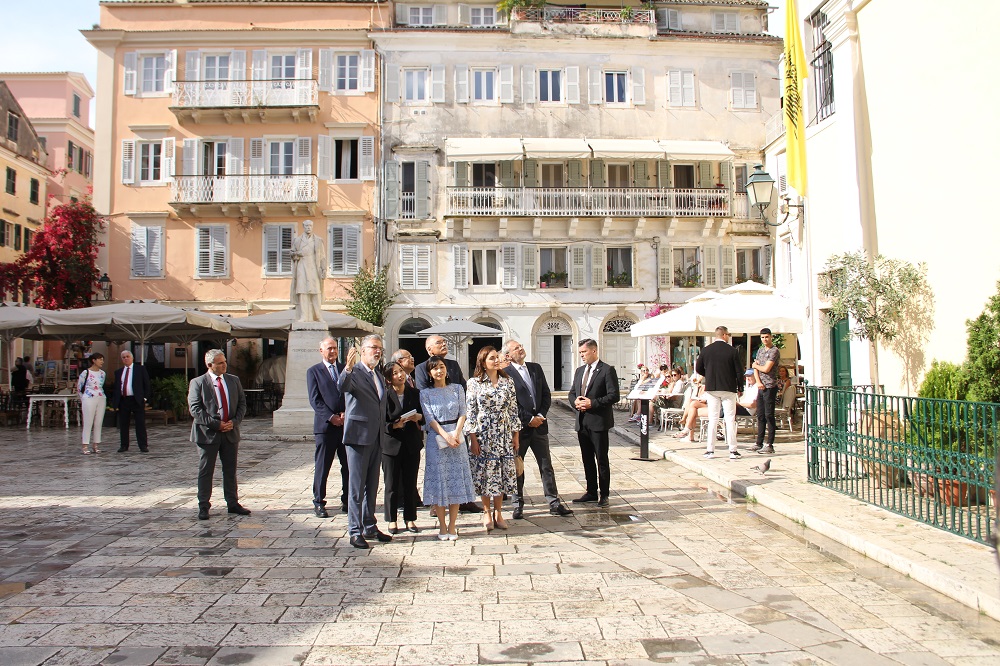 写真1：ご見学の様子